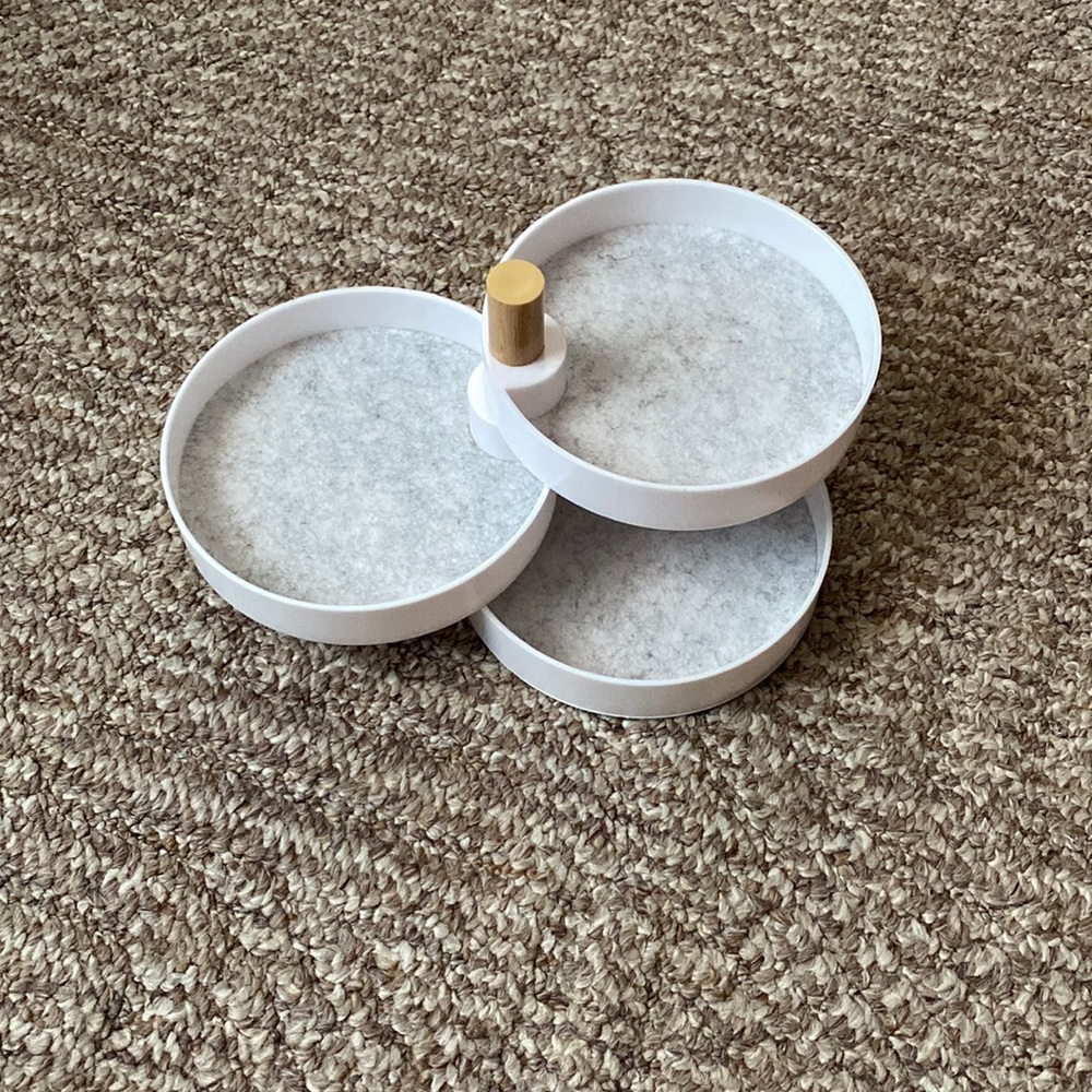 Collapsible Jewelry Holder